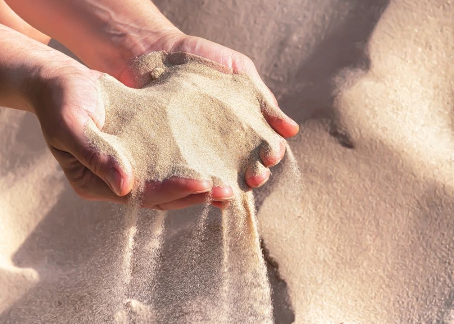pasir merupakan bahan utama dalam pembuatan gentian optik.